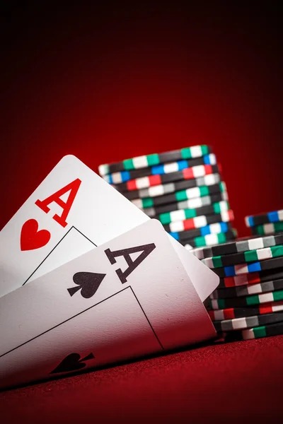 Live-dealer tables on sihirjitu